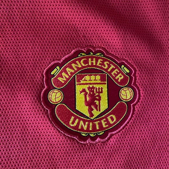 Manchester United Home Kit 2021/22 - Picture 3 of 3